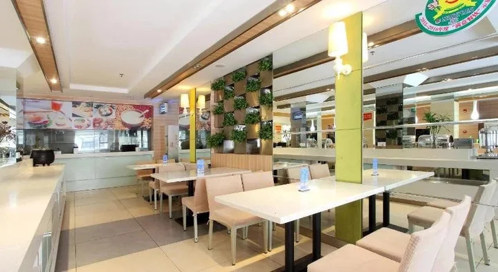 Цзинчжоу: Yunqi Hotel