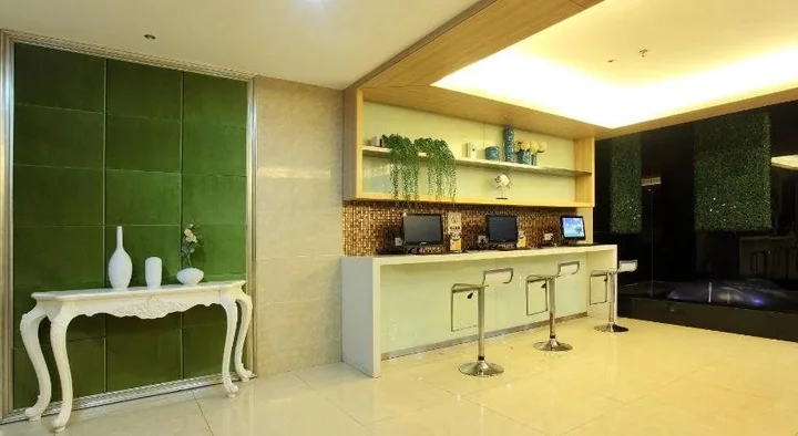 Цзинчжоу: Yunqi Hotel