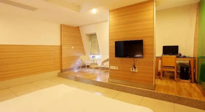 Цзинчжоу: Yunqi Hotel