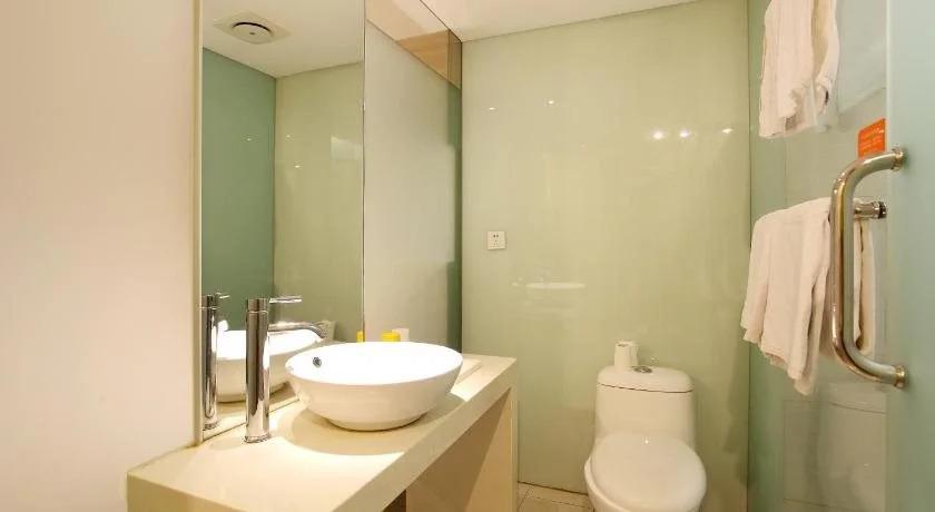 Цзинчжоу: Yunqi Hotel