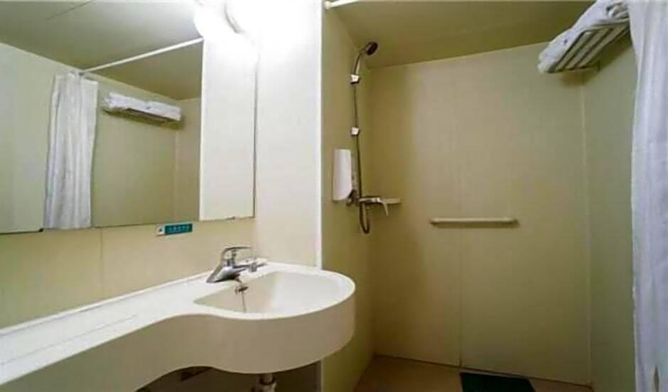 Шэньчжэнь: Jinjiang Inn Shenzhen Nanshan Qianhai Road
