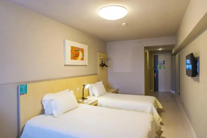Уху: Jinjiang Inn Wuhu Fangte Yinhu North Road
