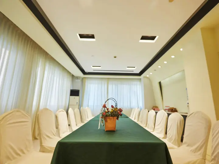 Чжэнчжоу: Jinjiang Inn Zhengzhou Railway Station Erqi Square Metro Station