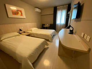 Чжэнчжоу: Jinjiang Inn Zhengzhou Railway Station Erqi Square Metro Station