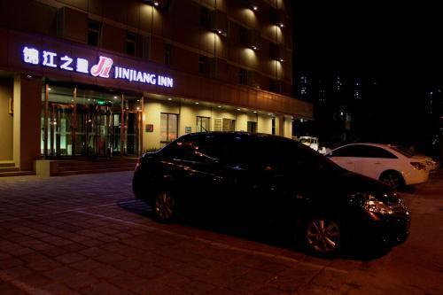 Далянь: Jinjiang Inn Dalian Development District Light Railway Station