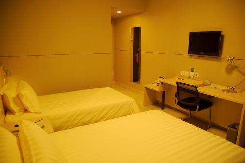 Цзинин: Jinjiang Inn Jining Guhuai Road