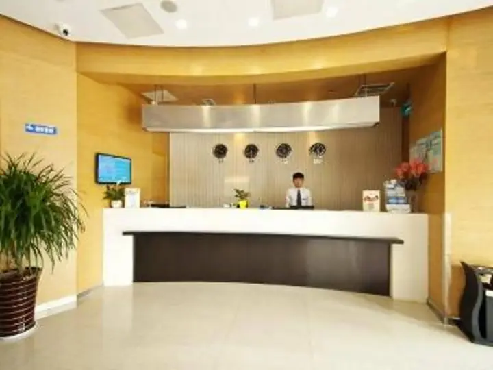 Линьи: Jinjiang Inn Jinqueshan Road