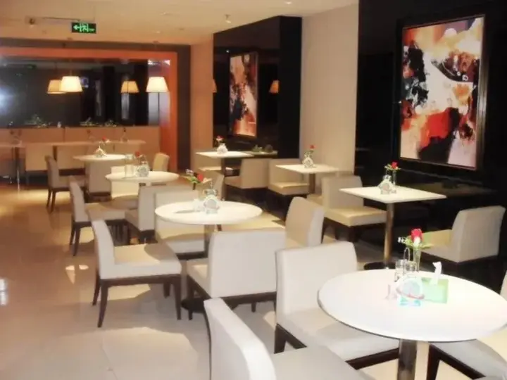 Циндао: Jinjiang Inn Qingdao Wusi Square Nanjing Road Metro Station