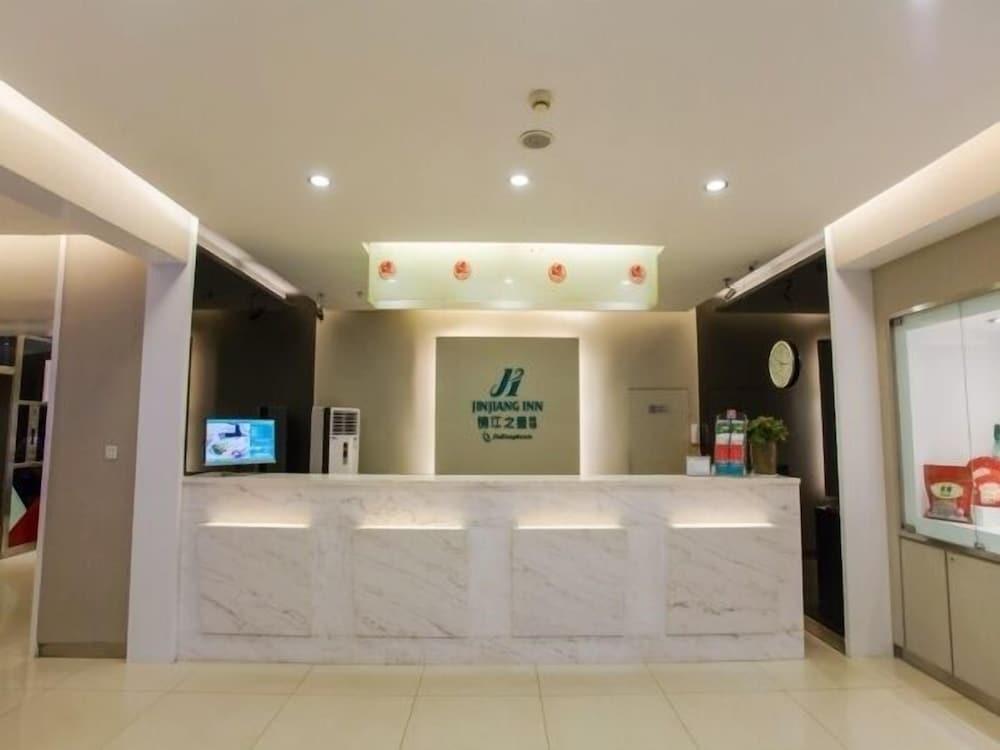 Тайюань: Jinjiang Inn Tiayuan Wuyi Square