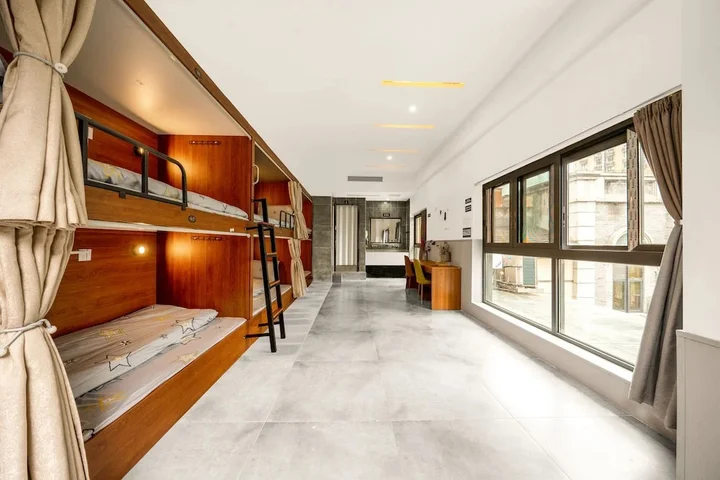 Чунцин: riverside youth hostel
