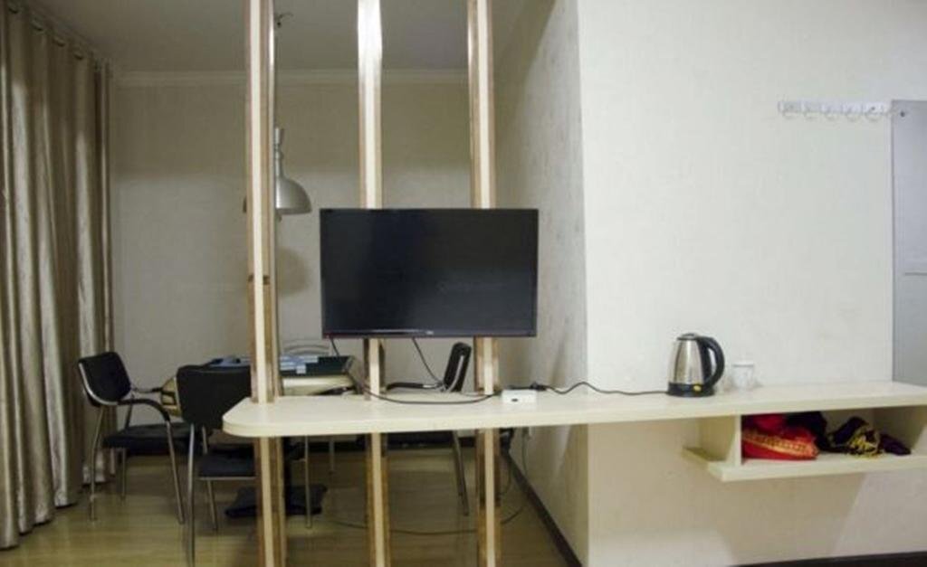 Джин-Чжоу: 618 Business Hotel