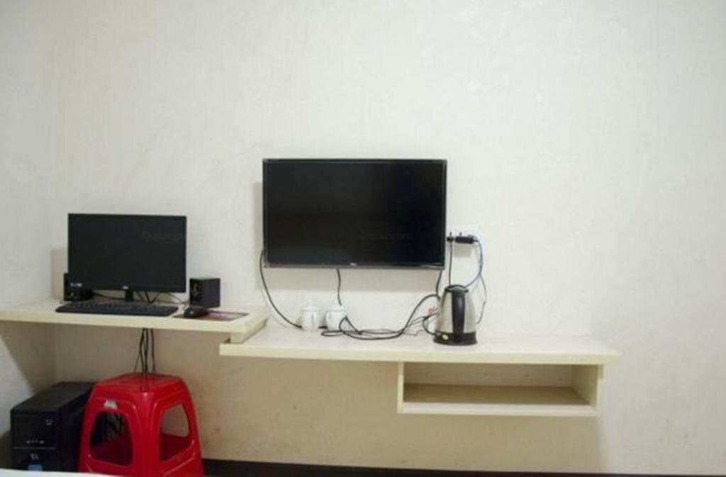 Джин-Чжоу: 618 Business Hotel