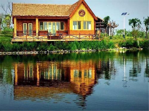 Баодин: Baiyangdian Inn