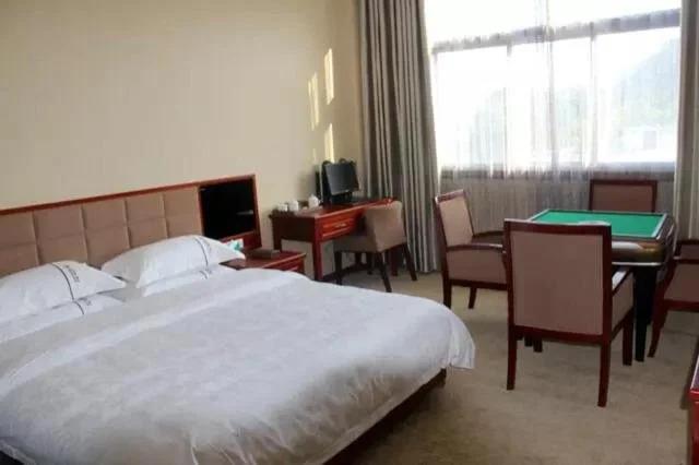 Эньши: Yuhuangge Hotel
