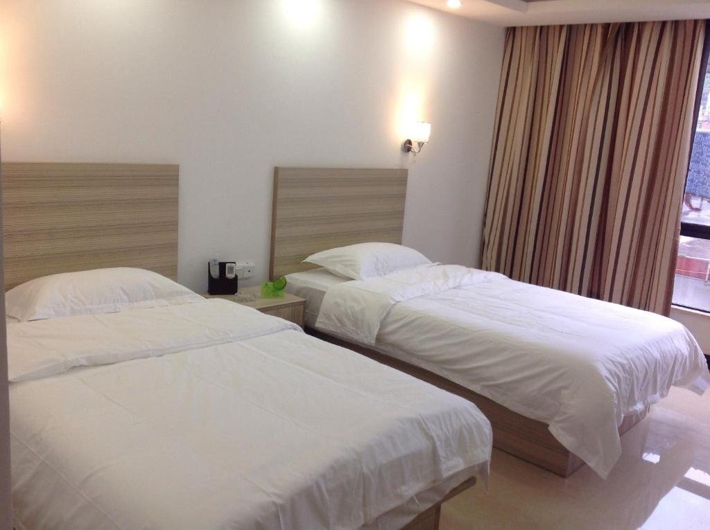 Яншо: Guilin Yangshuo Jingying Huanle Village Holiday Inn