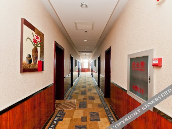 Лянфан: Shengfang Jinye Hotel