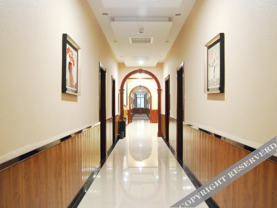 Лянфан: Shengfang Jinye Hotel