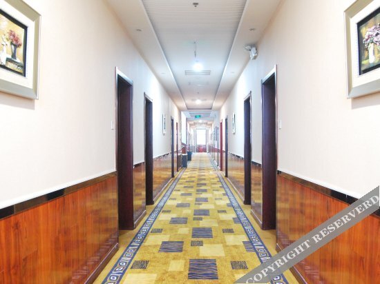 Лянфан: Shengfang Jinye Hotel