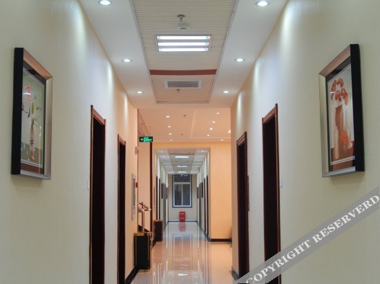 Лянфан: Shengfang Jinye Hotel