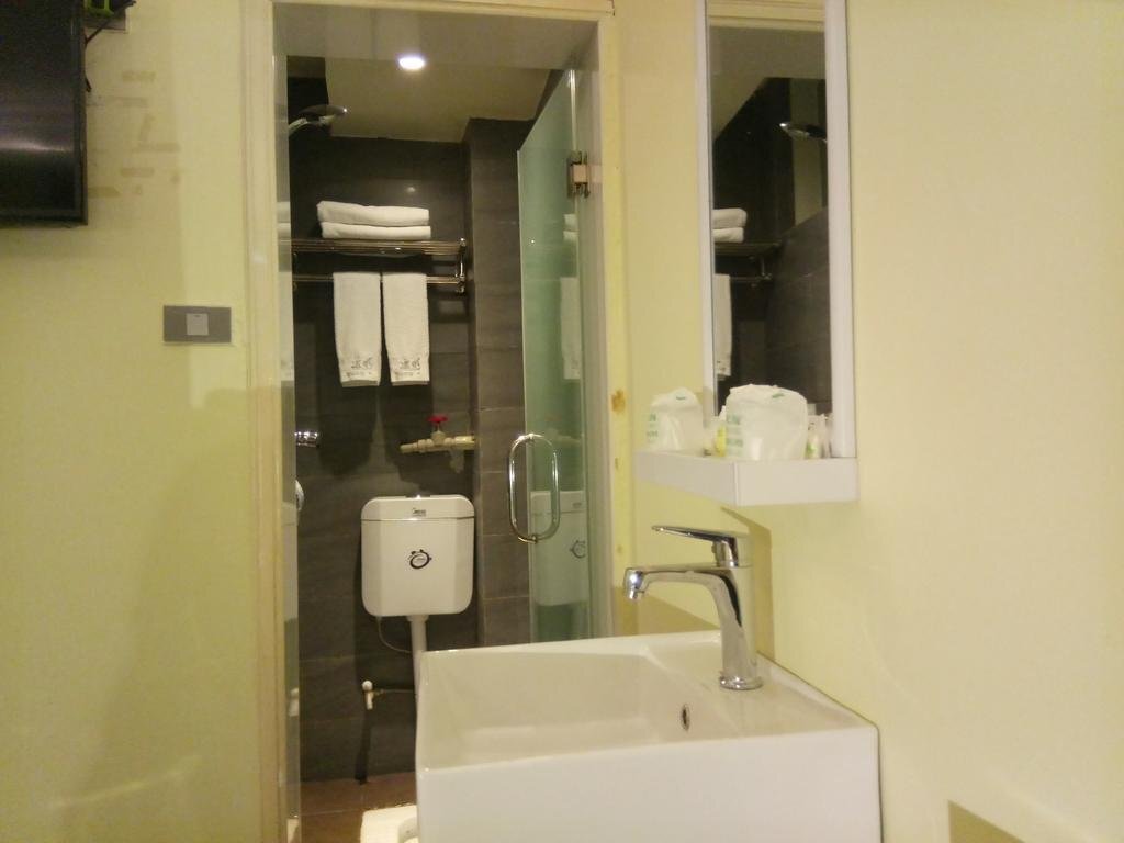 Гуйлинь: Guilin Jiuzaipangbian Boutique Inn