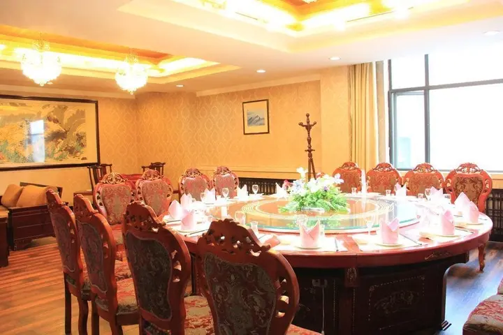 Шиянь: Wudangshan Taihe Xuanwu Hotel