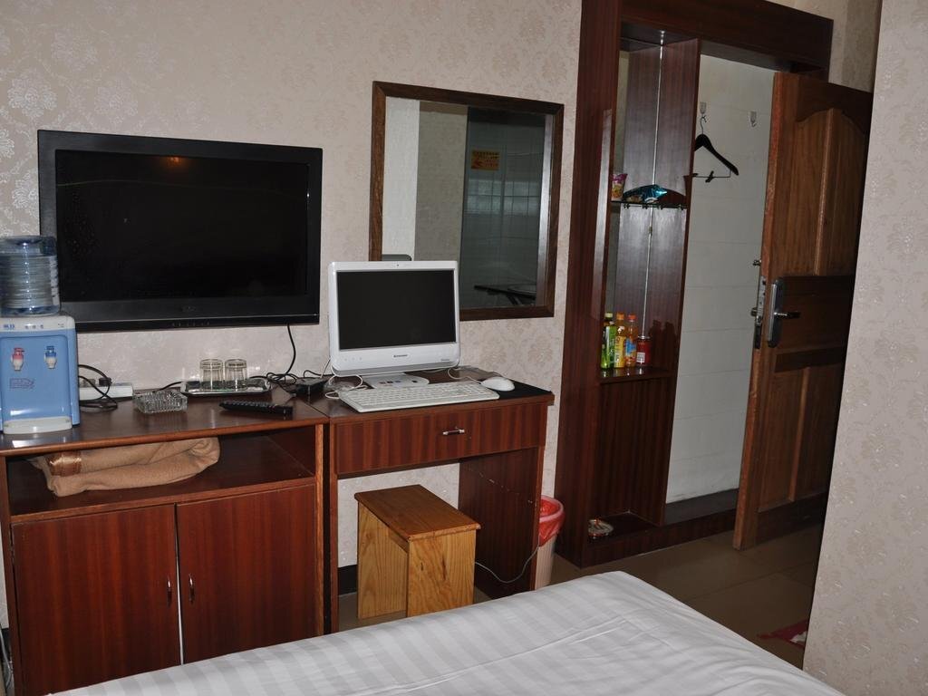 Цюйцзин: Hongyun Hotel