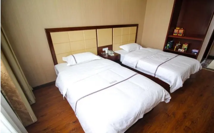 Цзинчжоу: Chuyun Business Hotel