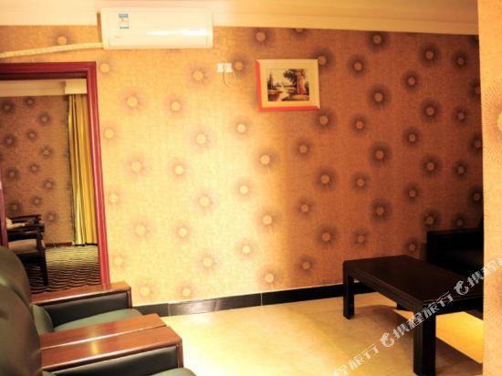 Шиянь: Xinling Business Hotel