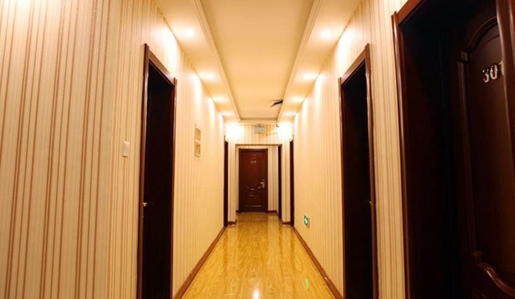 Хулун-Буир: Taihe Hotel