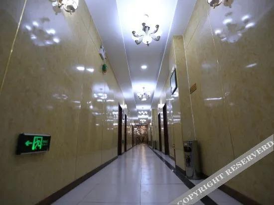 Лянфан: Xinyue Express Hotel