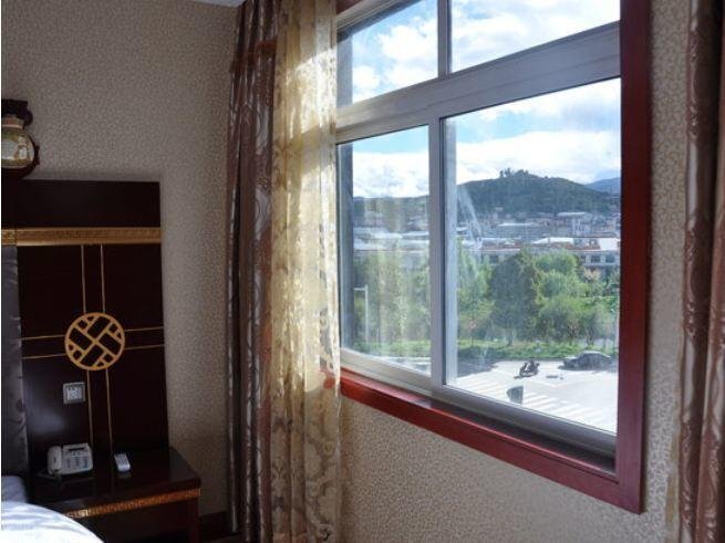 Шангри-Ла: Shangri-La Zhenglong Holiday Hotel