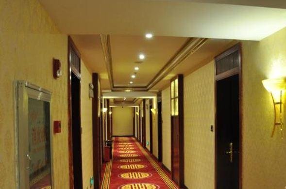 Шангри-Ла: Shangri-La Zhenglong Holiday Hotel