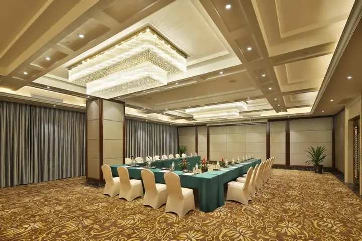 Чэнду: Howard Johnson Zunyue Hotel Chengdu