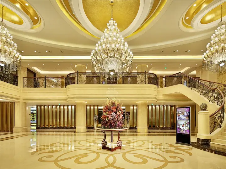 Чэнду: Howard Johnson Zunyue Hotel Chengdu