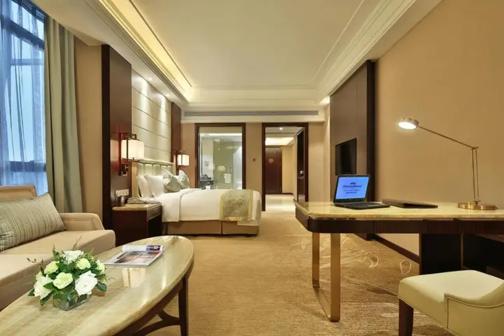 Чэнду: Howard Johnson Zunyue Hotel Chengdu