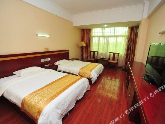 Цзинхун: Xishuangbanna Qunyi Business Hotel