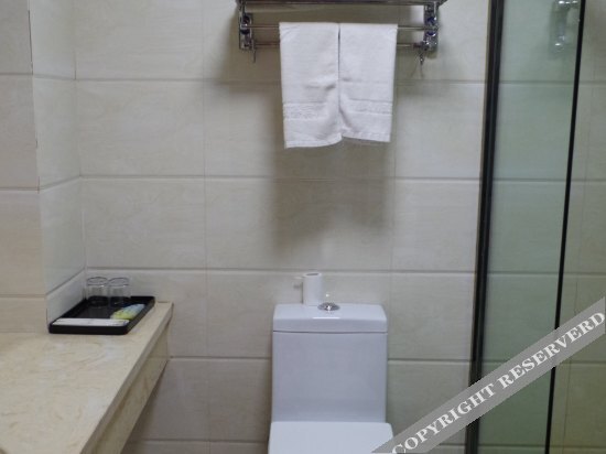 Урумчи: Yixuanju Business Hotel(逸轩居商务宾馆（王家梁地铁站南湖北路地铁站店）)