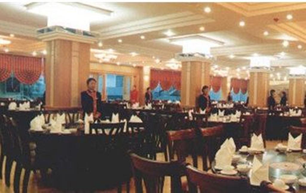 Чжанцзяцзе: Baofeng Mountain Hotel