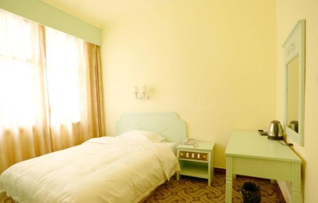 Чжанцзяцзе: Baofeng Mountain Hotel