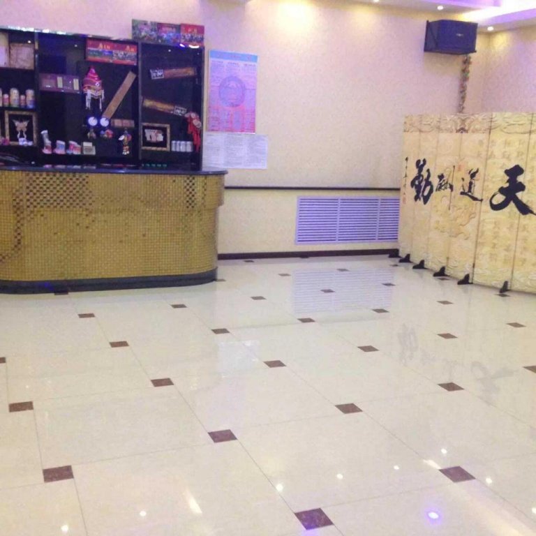 Хулун-Буир: Shijia Inn