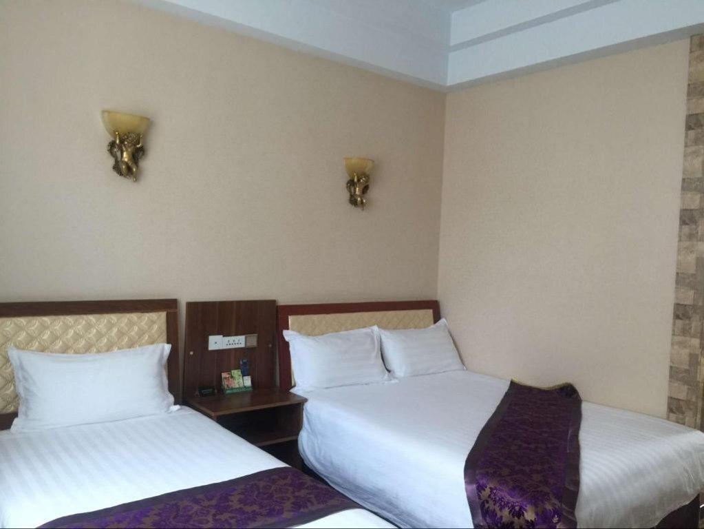 Хулун-Буир: Shijia Inn