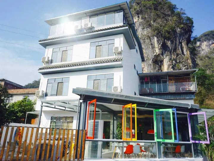 Яншо: Yangshuo Wada Hostel by Yulong River