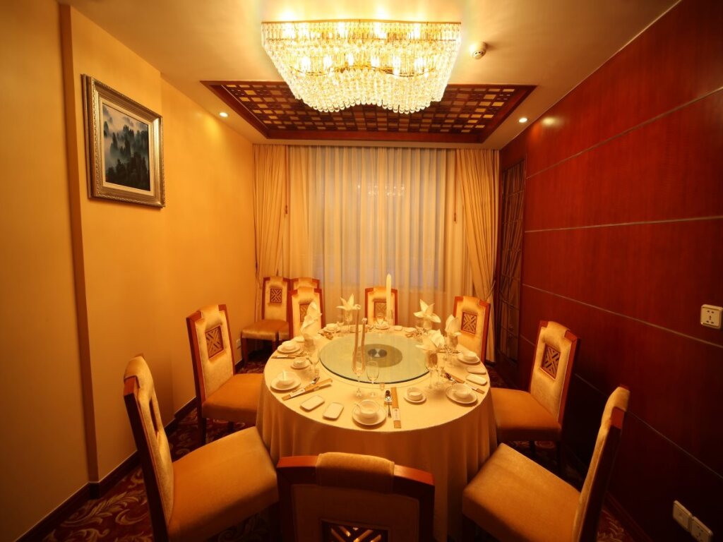 Zhangjiajie Nanbin Hotel — фото 2