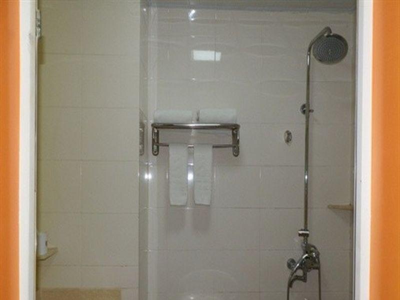 Дунгуань: 8 Inn Chashan - Dongguan