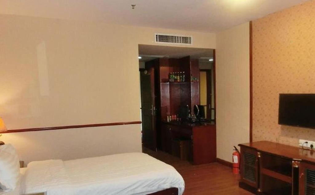 Guangyuan Hotel (Yellow River Fashion City Shop, Humen Pedestrian Street, Dongguan) — фото 1