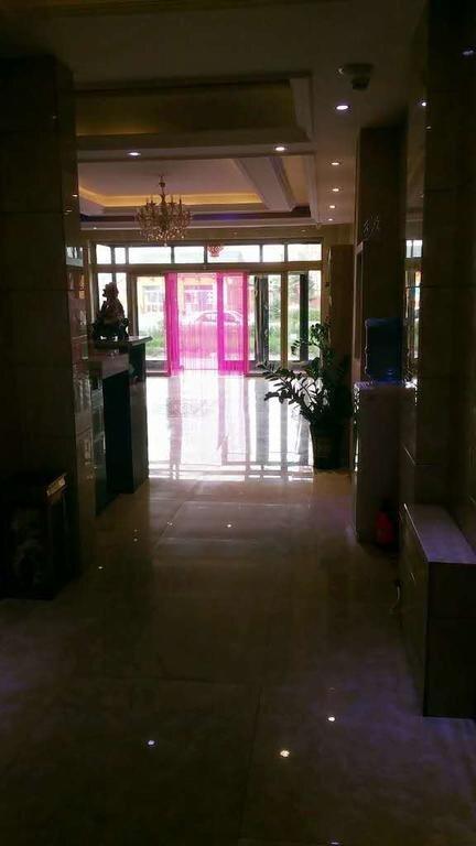 Хулун-Буир: Guohua Hotel