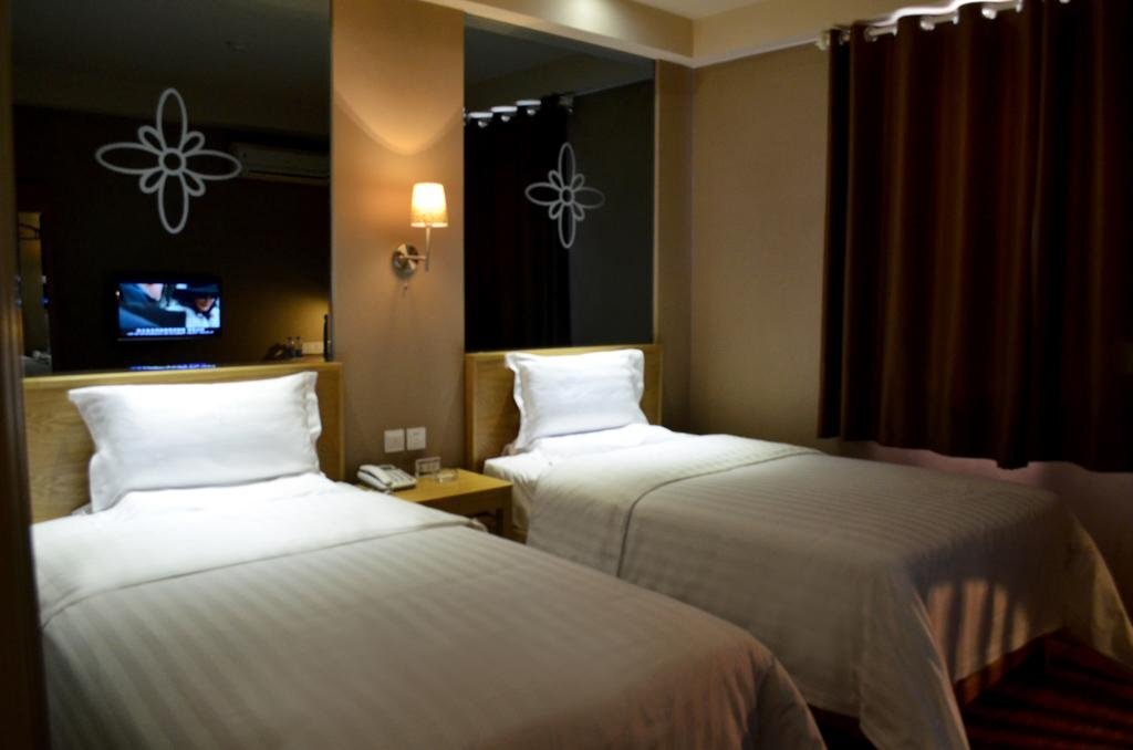 Jinyi Hotel Hohhot South Hulunbuir Road Shiqi Park Branch — фото 2
