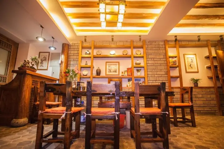 Лицзян: Lijiang Bird&Fish Inn