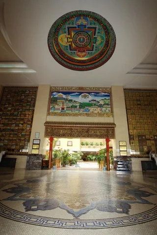 Шангри-Ла: Paradise Hotel