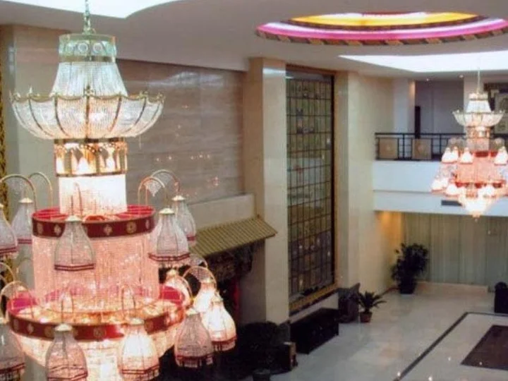 Шангри-Ла: Paradise Hotel